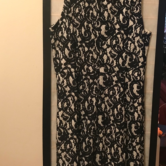 Dress - Picture 2 of 2